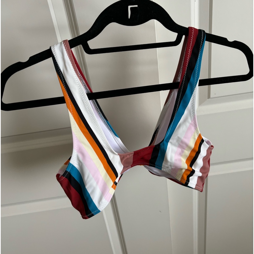 Women’s Cupshe bikini top - Picture 2 of 3